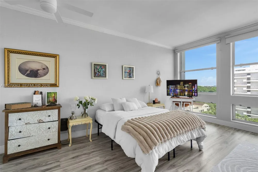 700 Biltmore Way #1017 Coral Gables, FL 33134