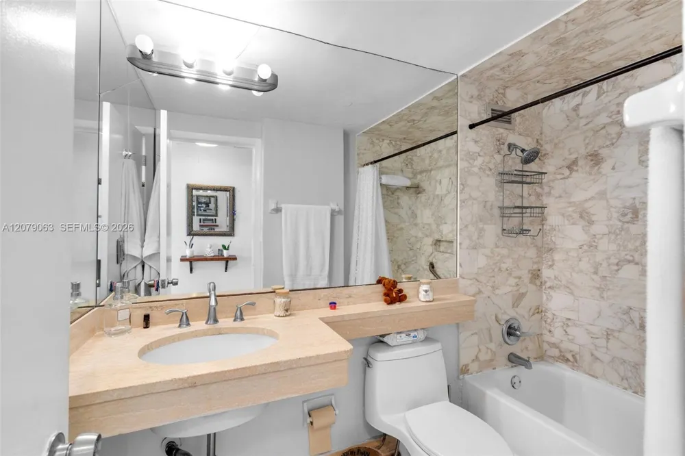 700 Biltmore Way #1017 Coral Gables, FL 33134