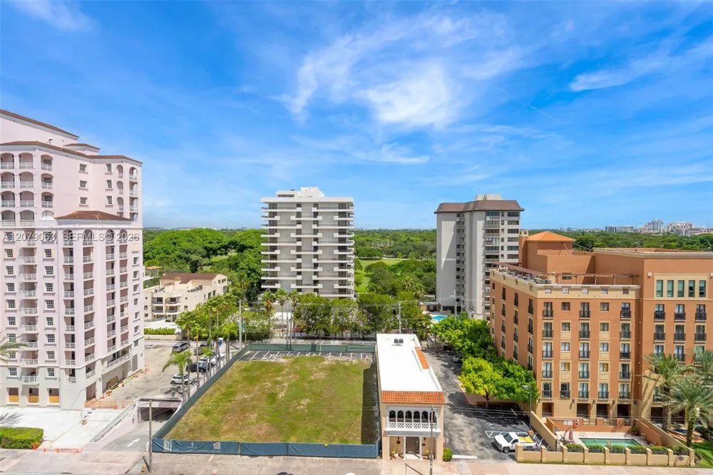 700 Biltmore Way #1017 Coral Gables, FL 33134