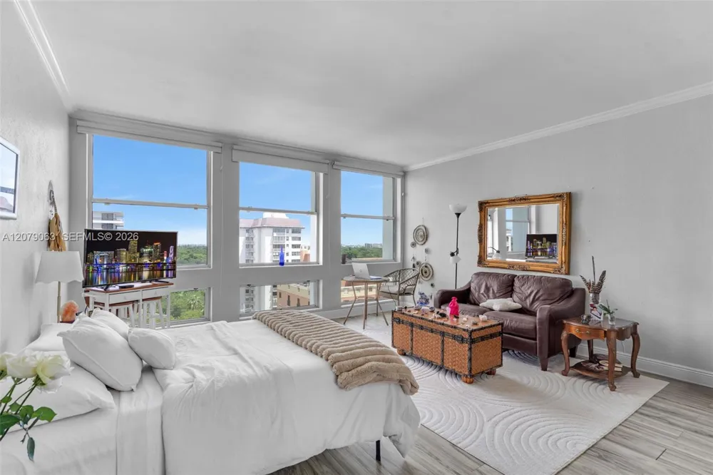 700 Biltmore Way #1017 Coral Gables, FL 33134