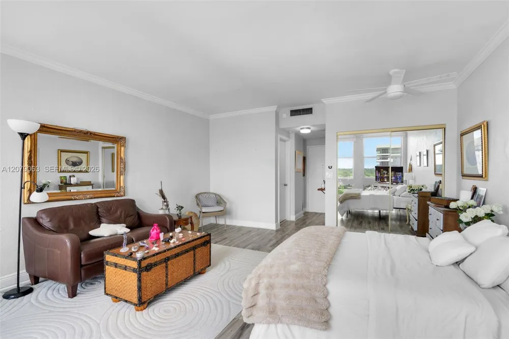 700 Biltmore Way #1017 Coral Gables, FL 33134