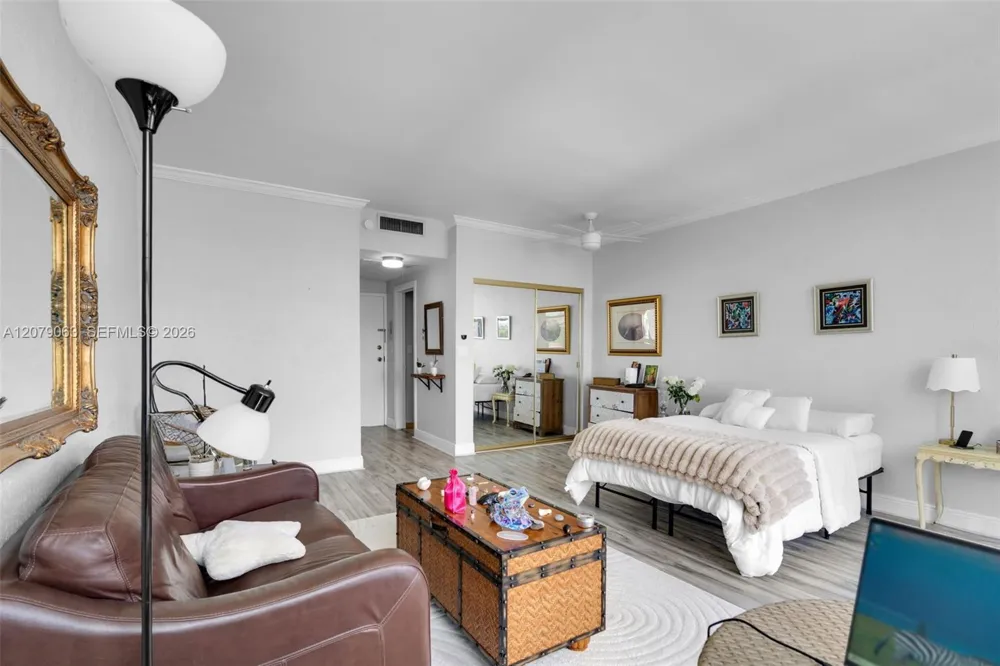 700 Biltmore Way #1017 Coral Gables, FL 33134