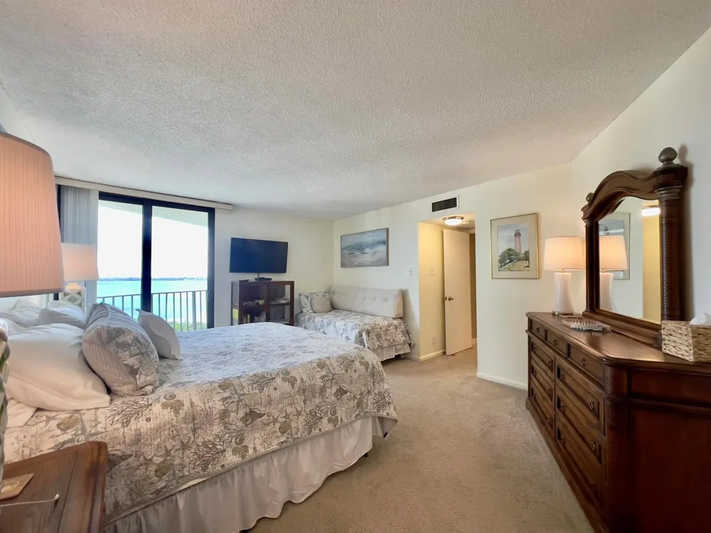 5420 Ocean Avenue #1006 Singer Island, FL 33404