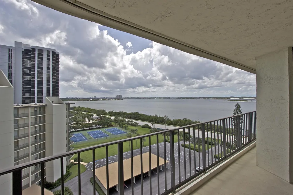 5420 Ocean Avenue #1006 Singer Island, FL 33404