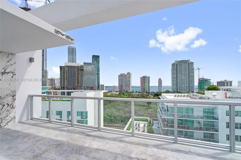1611 SW 2nd Av #504 Miami, FL 33129