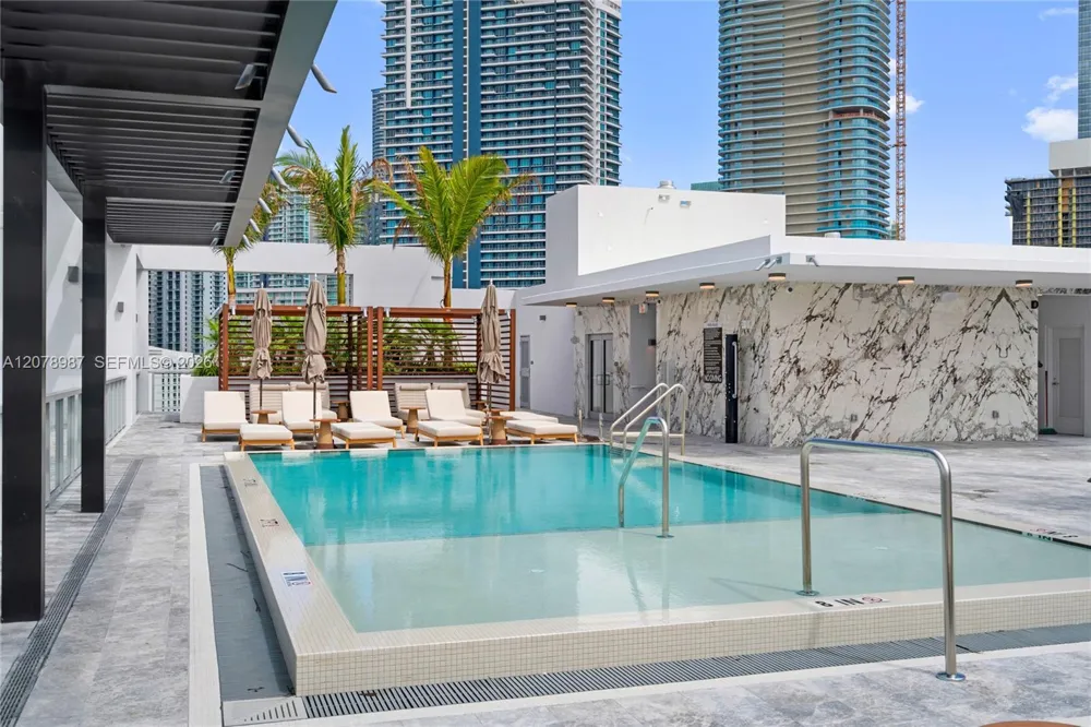 1611 SW 2nd Av #504 Miami, FL 33129