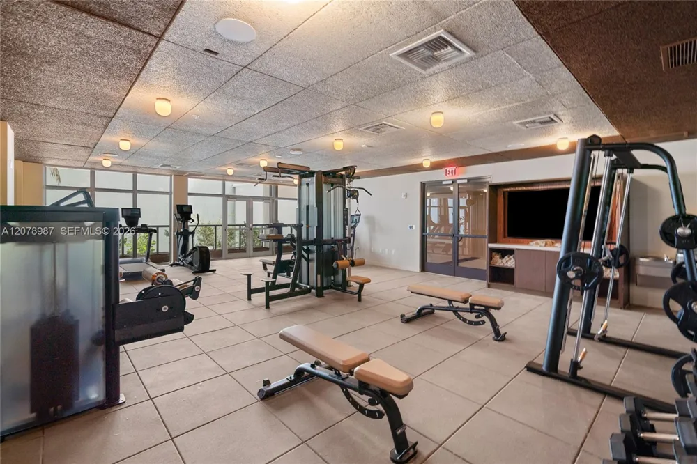 1611 SW 2nd Av #504 Miami, FL 33129