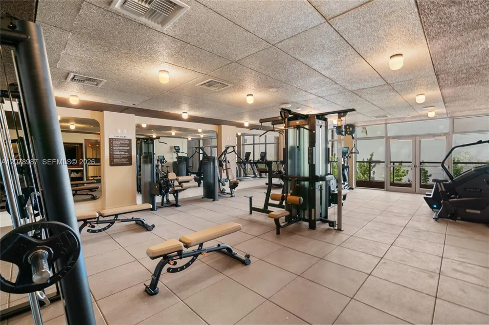 1611 SW 2nd Av #504 Miami, FL 33129