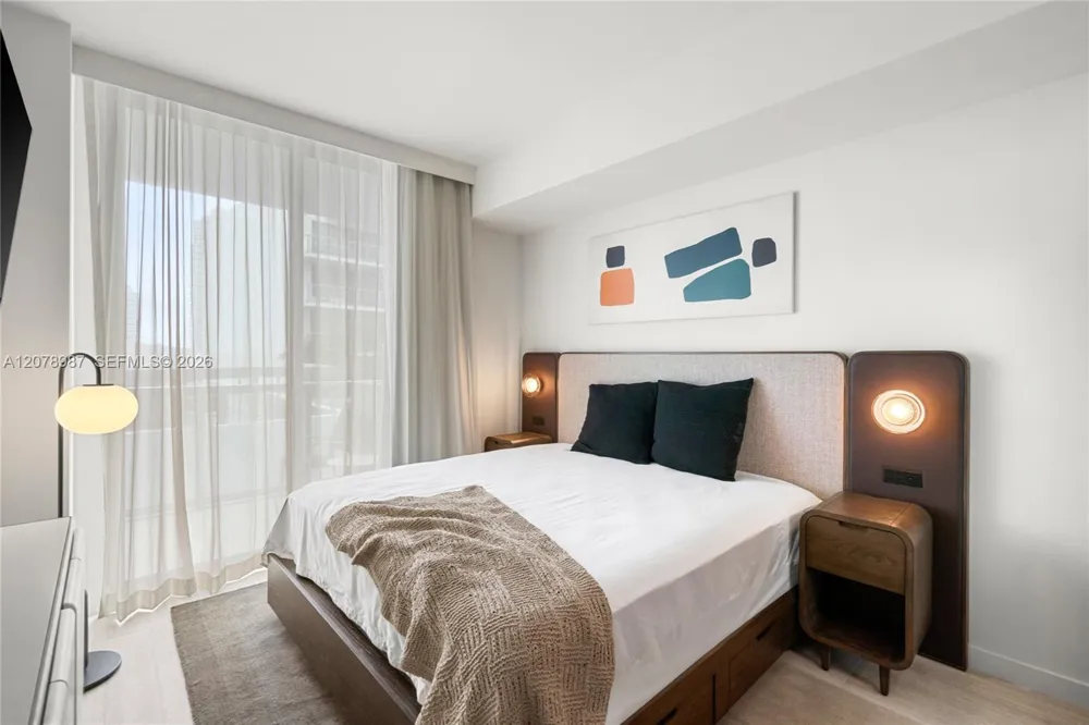 1611 SW 2nd Av #504 Miami, FL 33129