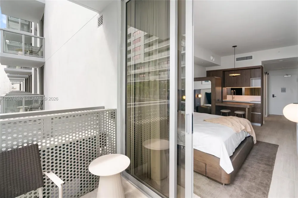 1611 SW 2nd Av #504 Miami, FL 33129