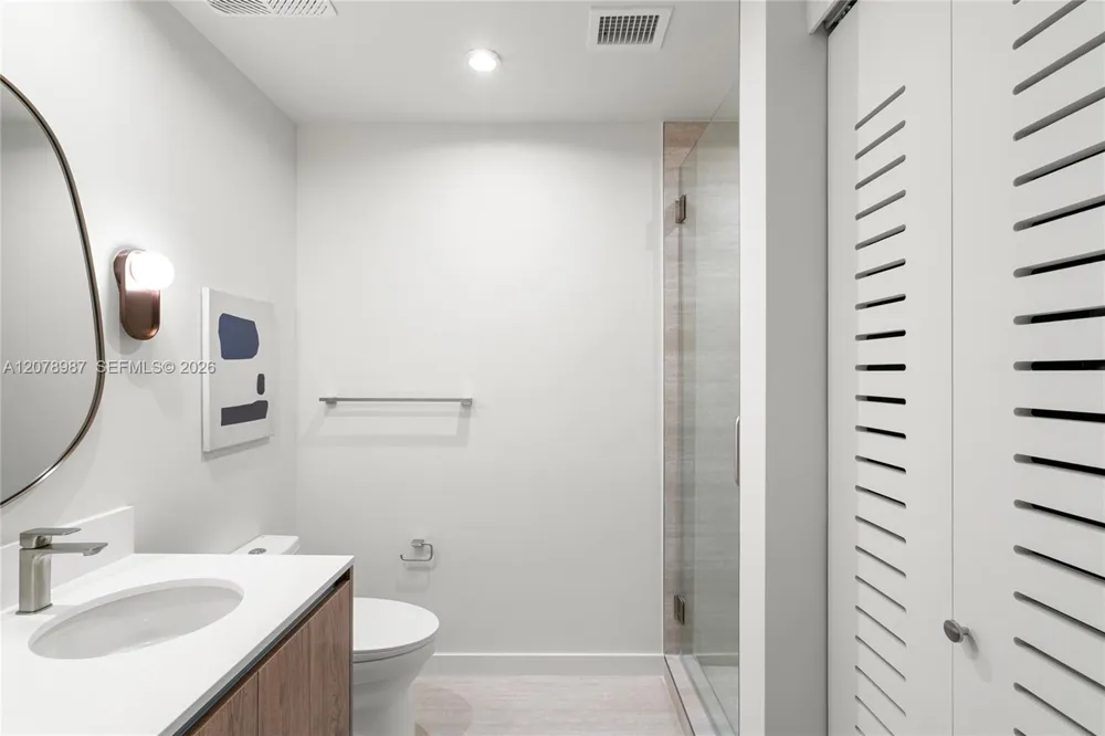 1611 SW 2nd Av #504 Miami, FL 33129