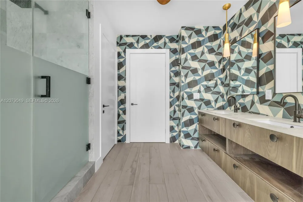 480 NE 31st St #4706 Miami, FL 33137