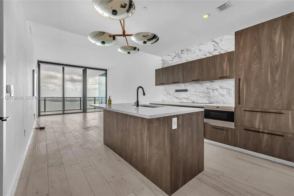 480 NE 31st St #4706 Miami, FL 33137