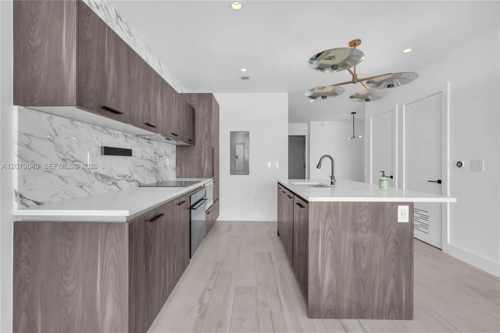 480 NE 31st St #4706 Miami, FL 33137