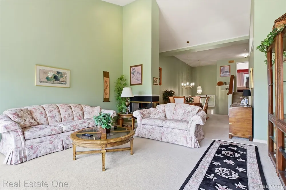 37585 Newburg Park Circle #16 Wayne City, MI 48152