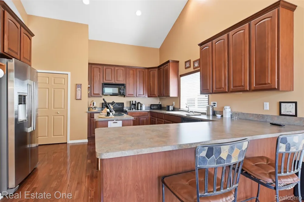 37585 Newburg Park Circle #16 Wayne City, MI 48152