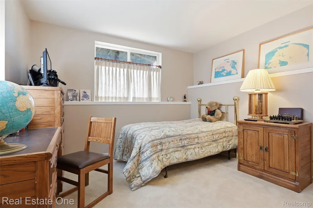 37585 Newburg Park Circle #16 Wayne City, MI 48152