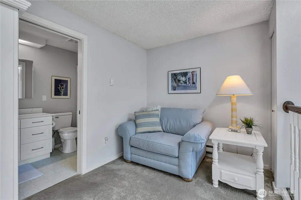 22352 6th Avenue S #2 Des Moines, WA 98198
