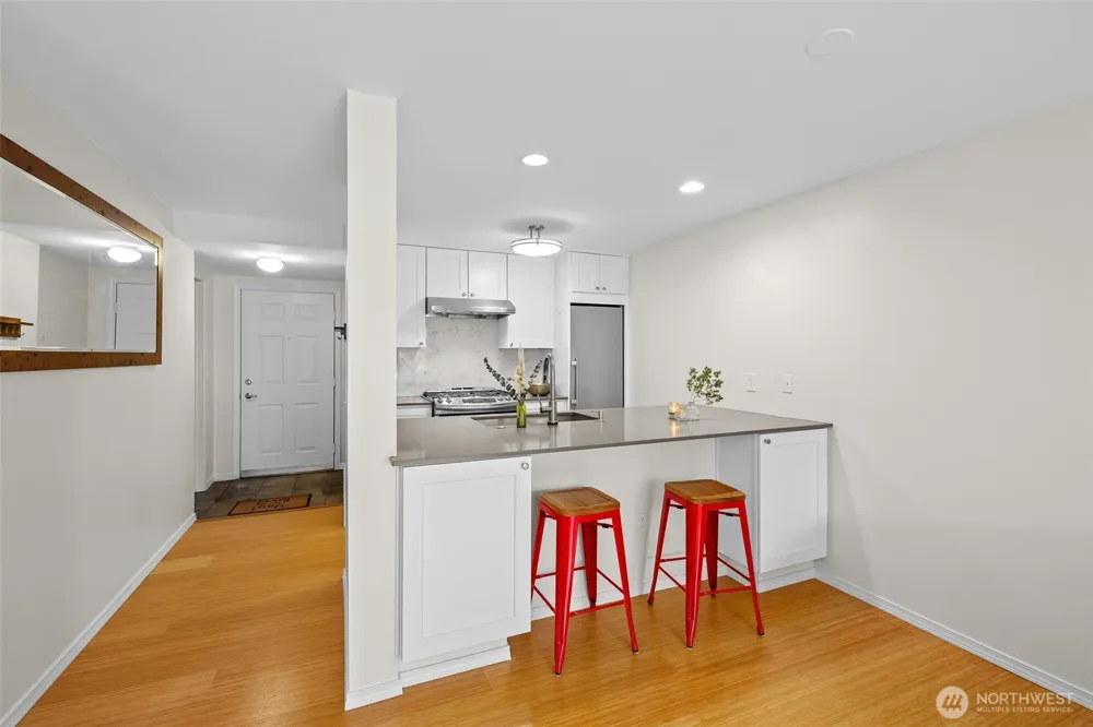 520 2nd Avenue W #201 Seattle, WA 98119