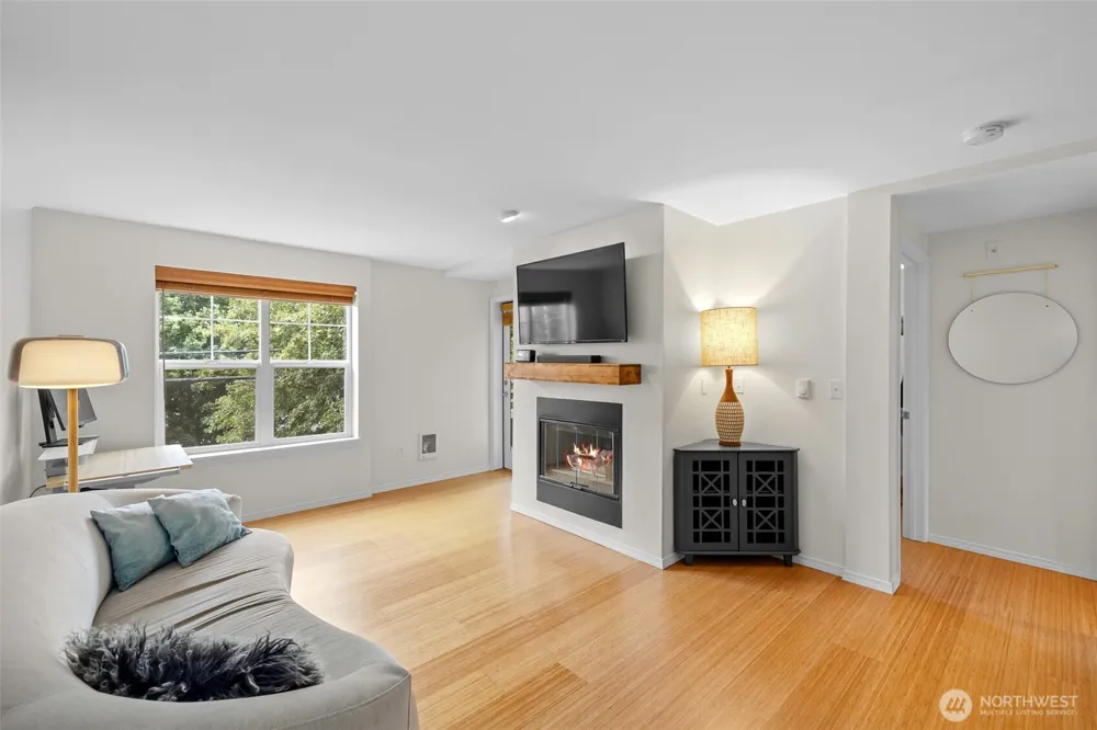 520 2nd Avenue W #201 Seattle, WA 98119