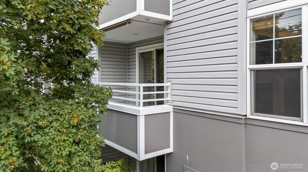 520 2nd Avenue W #201 Seattle, WA 98119