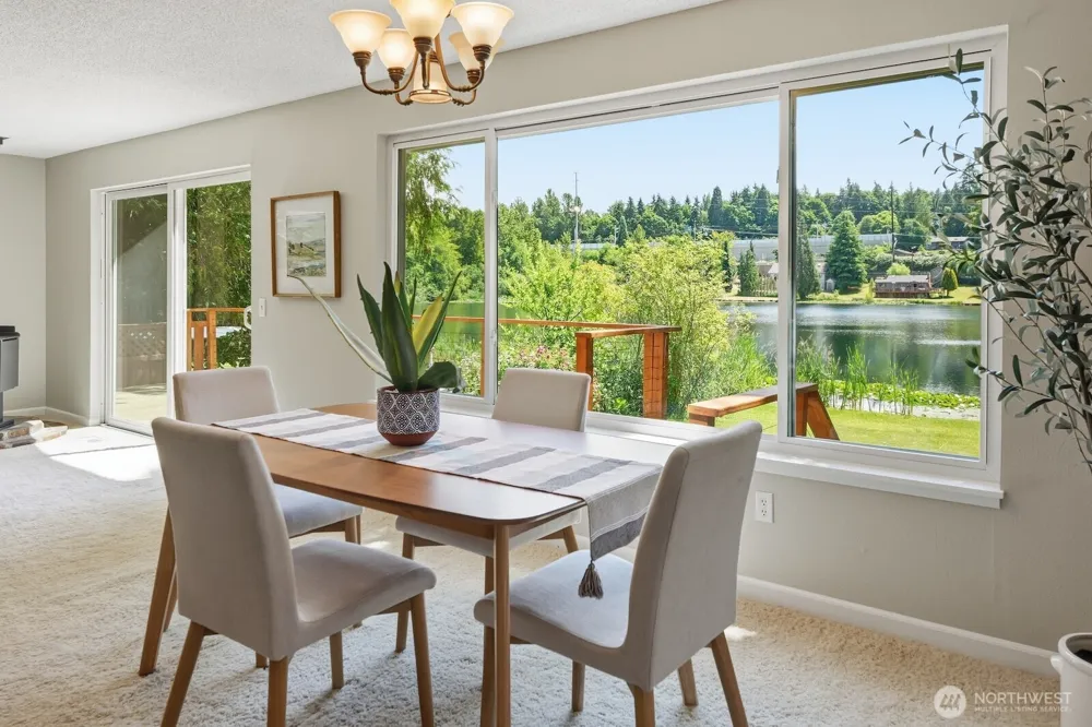 5620 Halls Lake Way Lynnwood, WA 98036