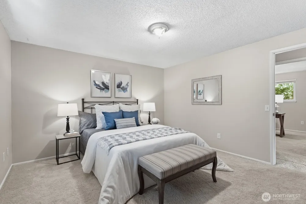 5620 Halls Lake Way Lynnwood, WA 98036