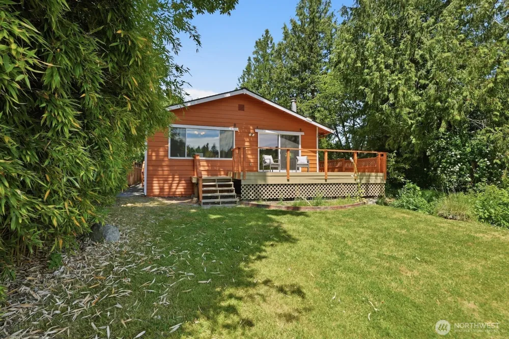 5620 Halls Lake Way Lynnwood, WA 98036