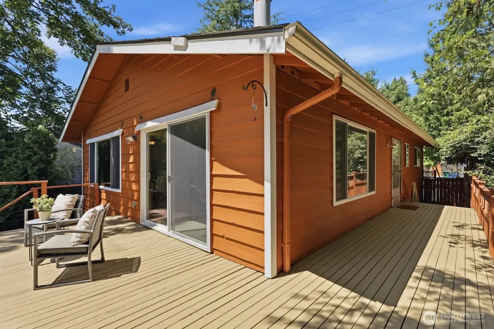 5620 Halls Lake Way Lynnwood, WA 98036