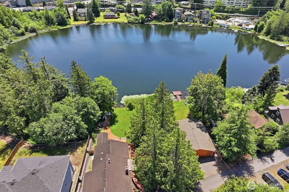 5620 Halls Lake Way Lynnwood, WA 98036