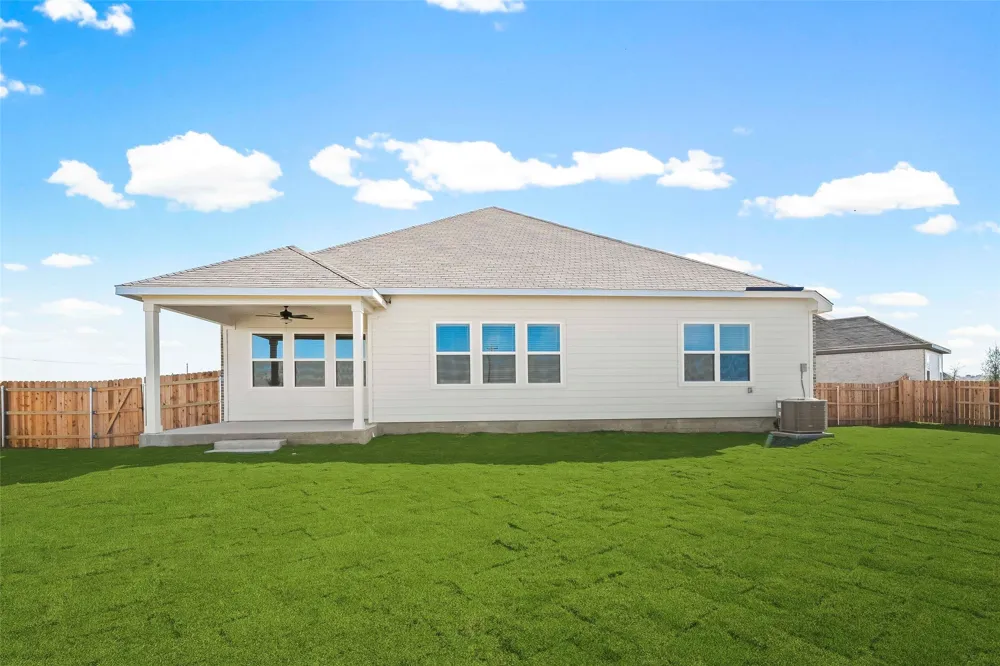 521 W Luna Blue Lane Jarrell, TX 76537