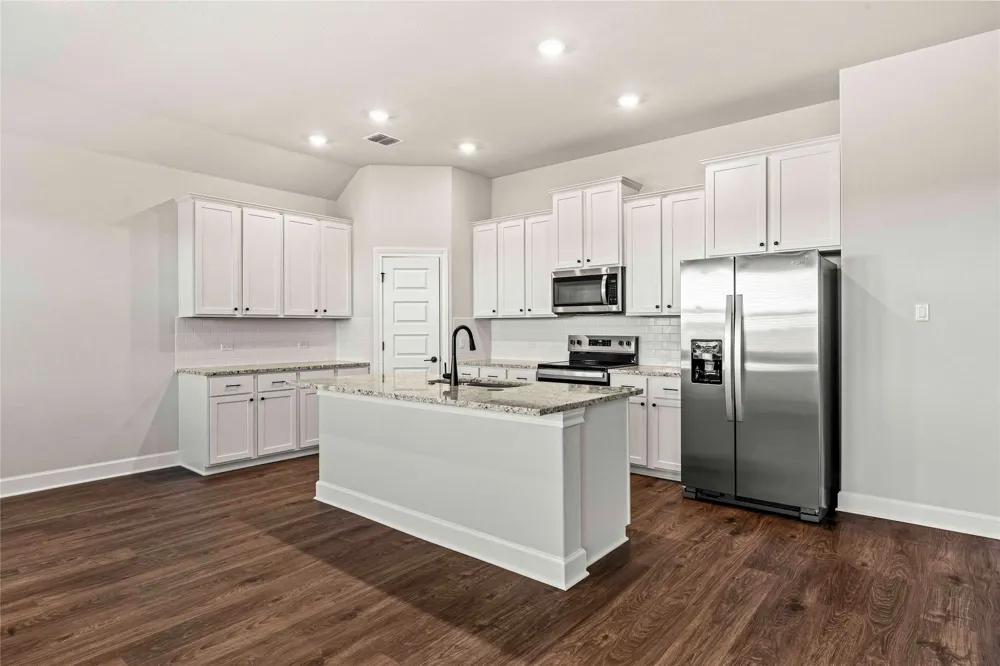 521 W Luna Blue Lane Jarrell, TX 76537