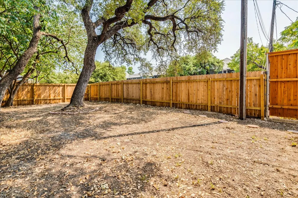 2811 Hardeman Street #B Austin, TX 78704