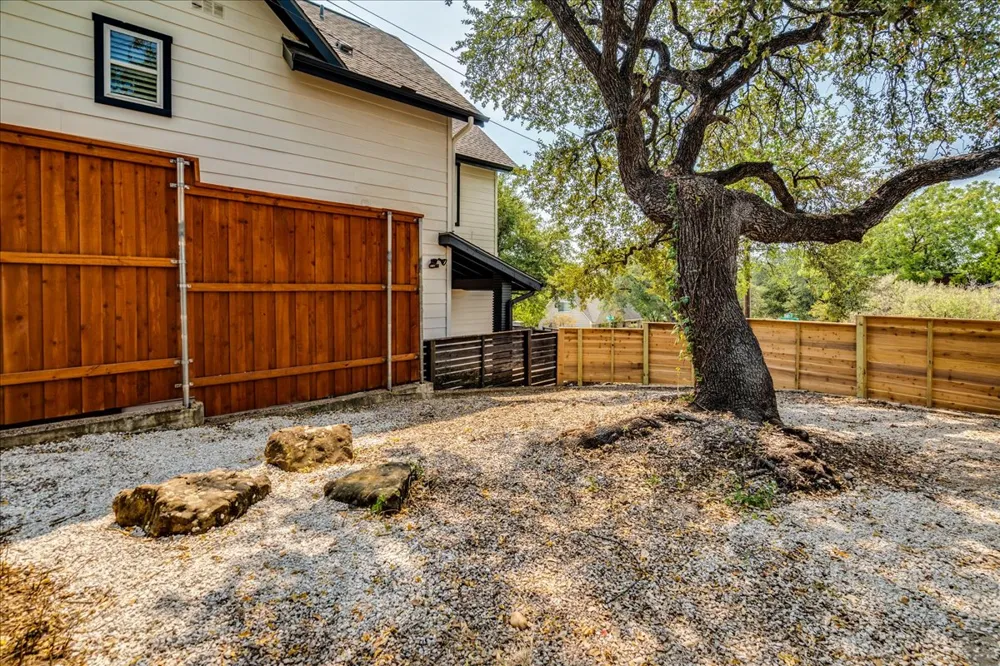 2811 Hardeman Street #B Austin, TX 78704