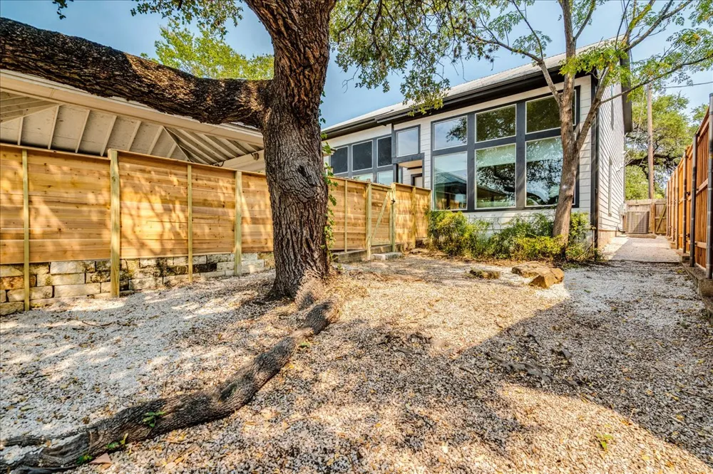 2811 Hardeman Street #B Austin, TX 78704