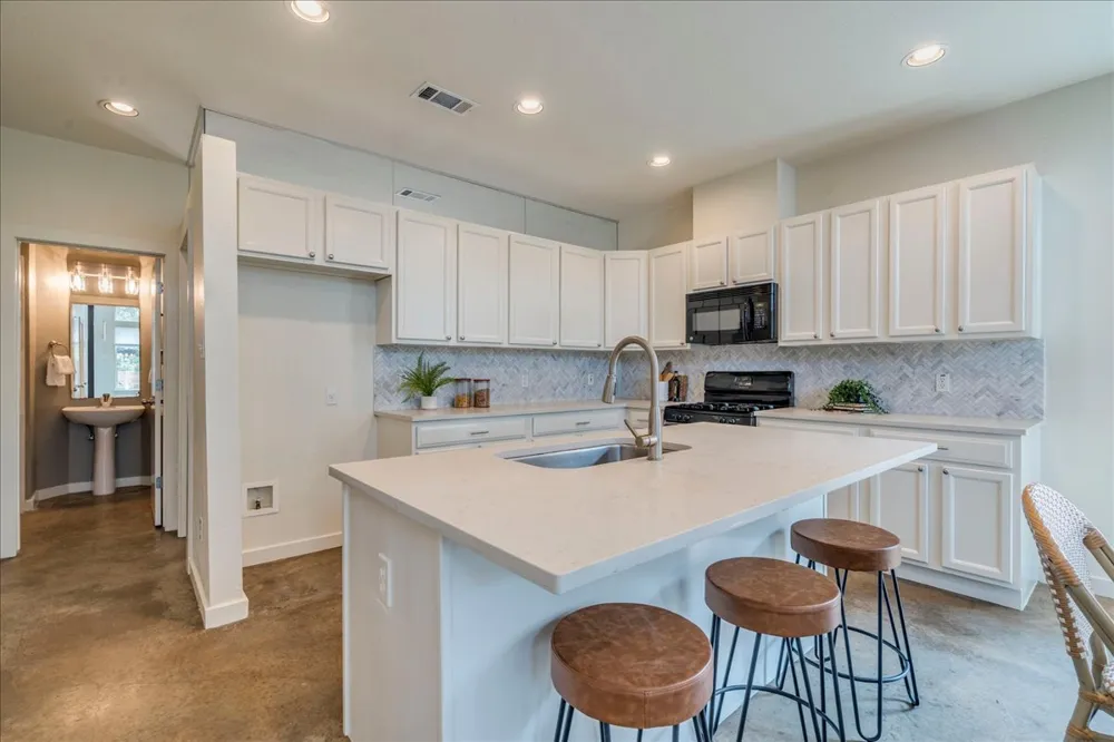 2811 Hardeman Street #B Austin, TX 78704