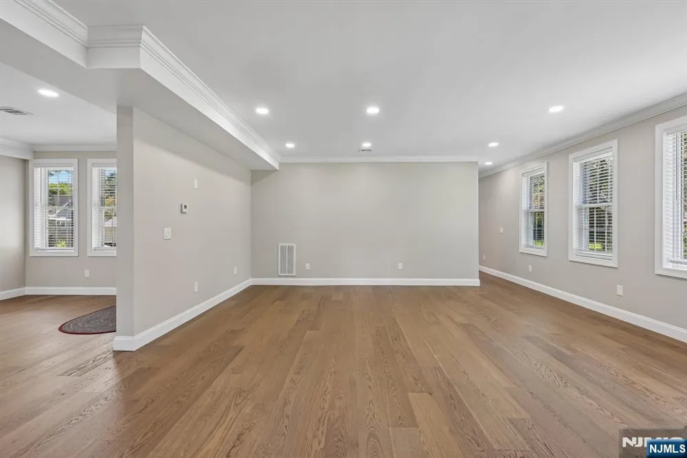 34 Gates Avenue Warren, NJ 07059
