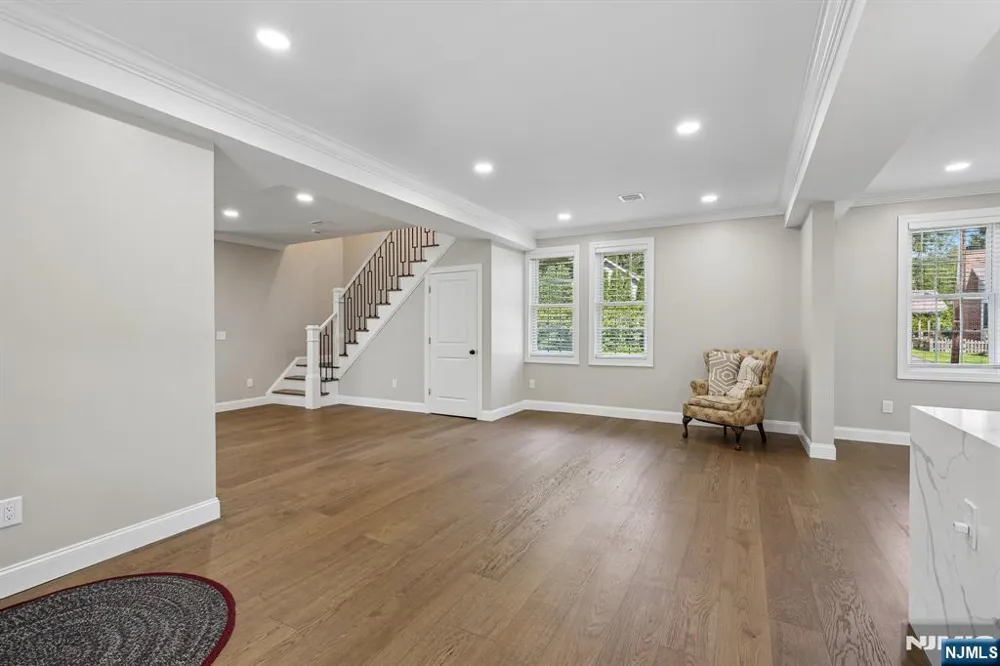 34 Gates Avenue Warren, NJ 07059