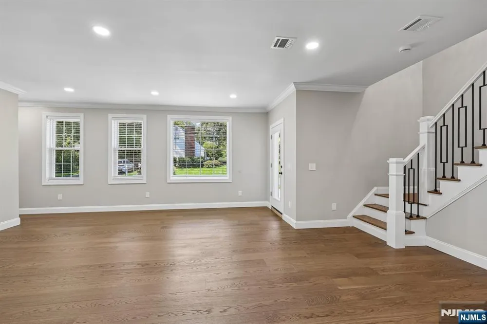 34 Gates Avenue Warren, NJ 07059