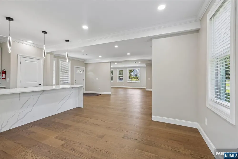 34 Gates Avenue Warren, NJ 07059