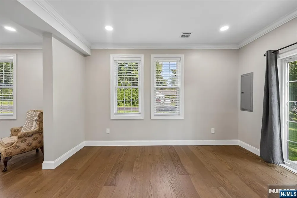 34 Gates Avenue Warren, NJ 07059