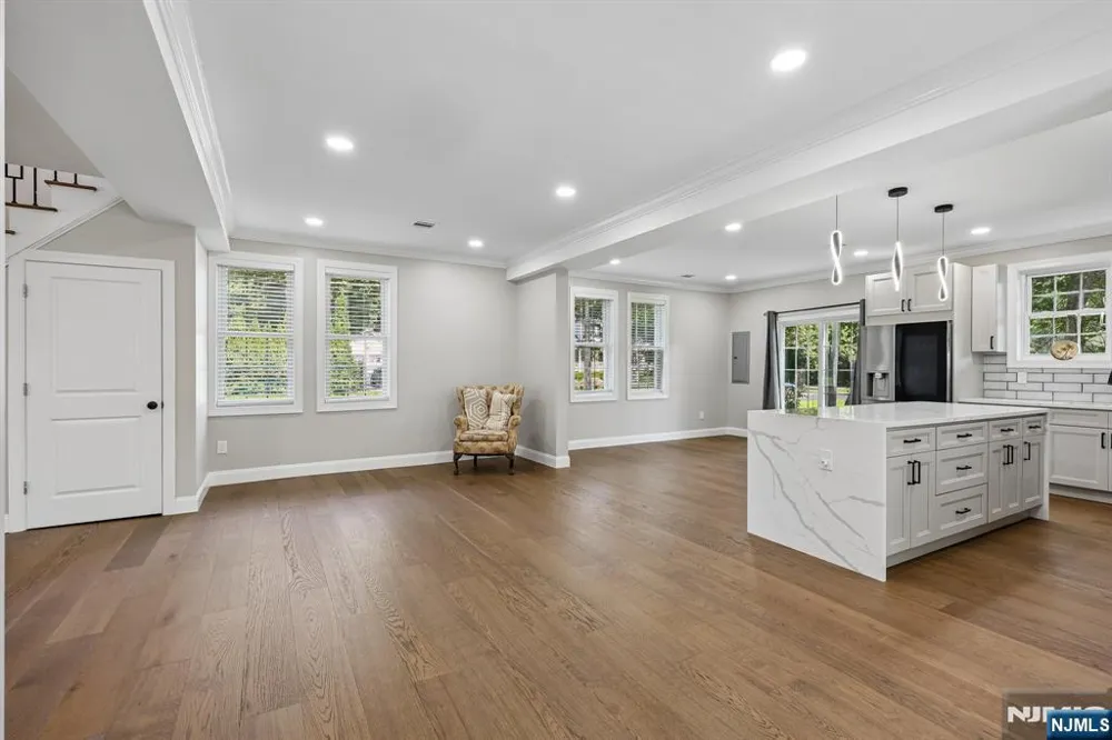 34 Gates Avenue Warren, NJ 07059
