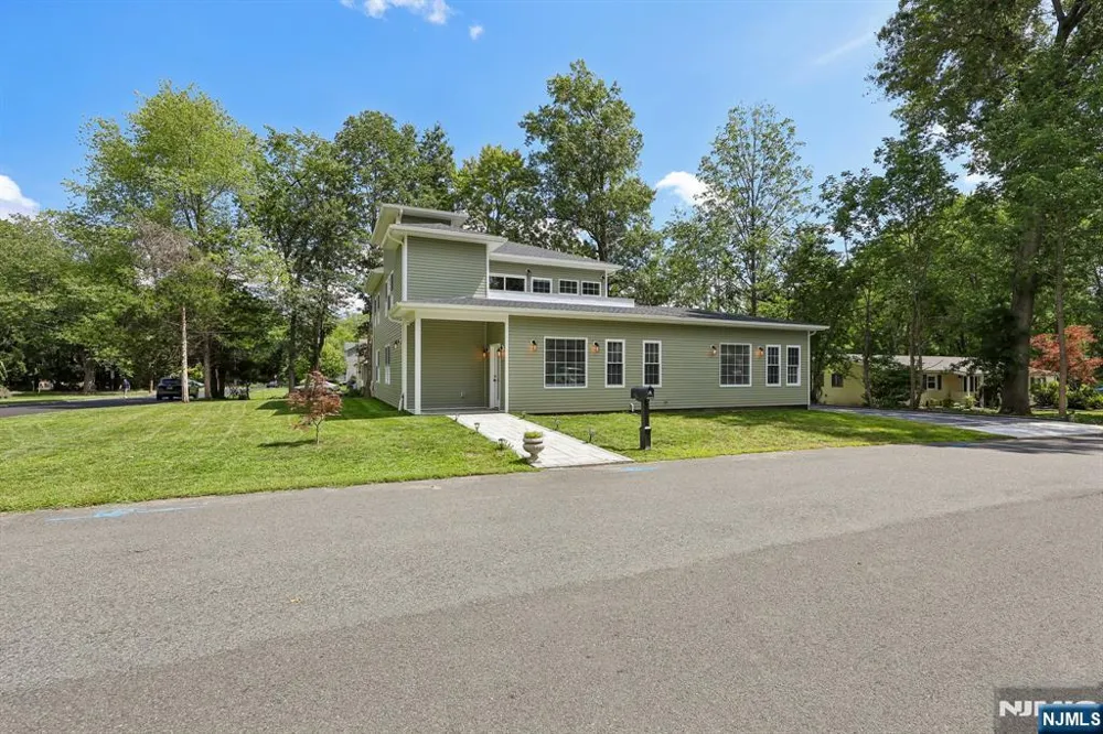 34 Gates Avenue Warren, NJ 07059