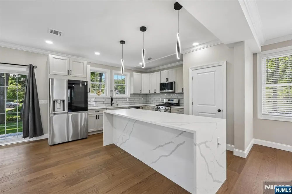 34 Gates Avenue Warren, NJ 07059