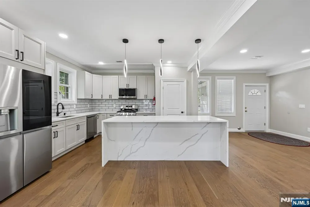 34 Gates Avenue Warren, NJ 07059