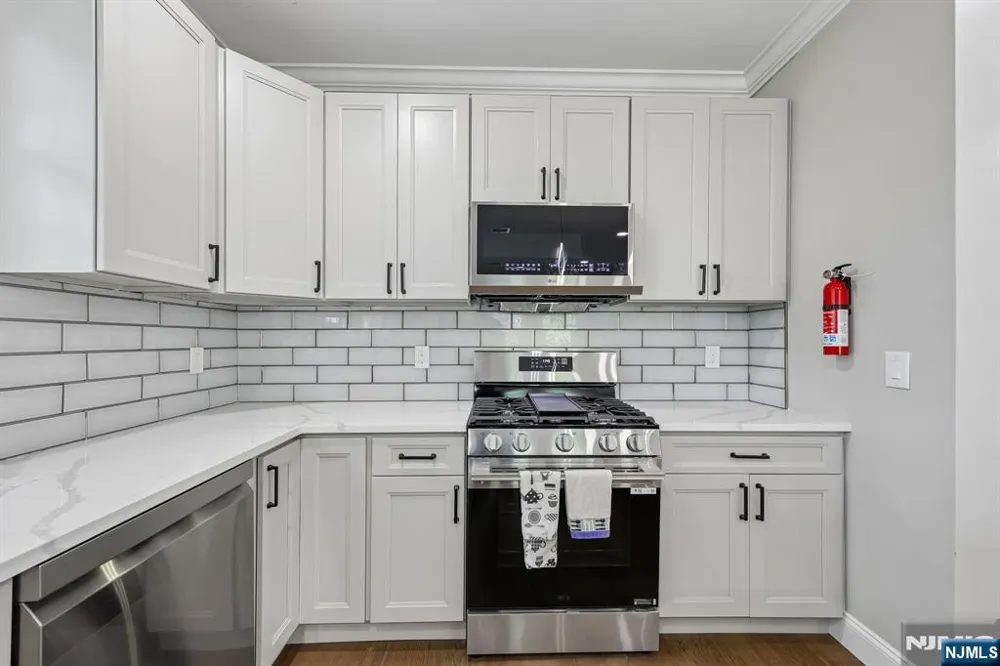 34 Gates Avenue Warren, NJ 07059