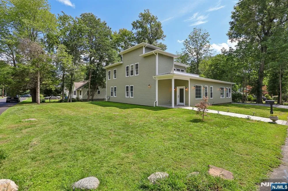 34 Gates Avenue Warren, NJ 07059