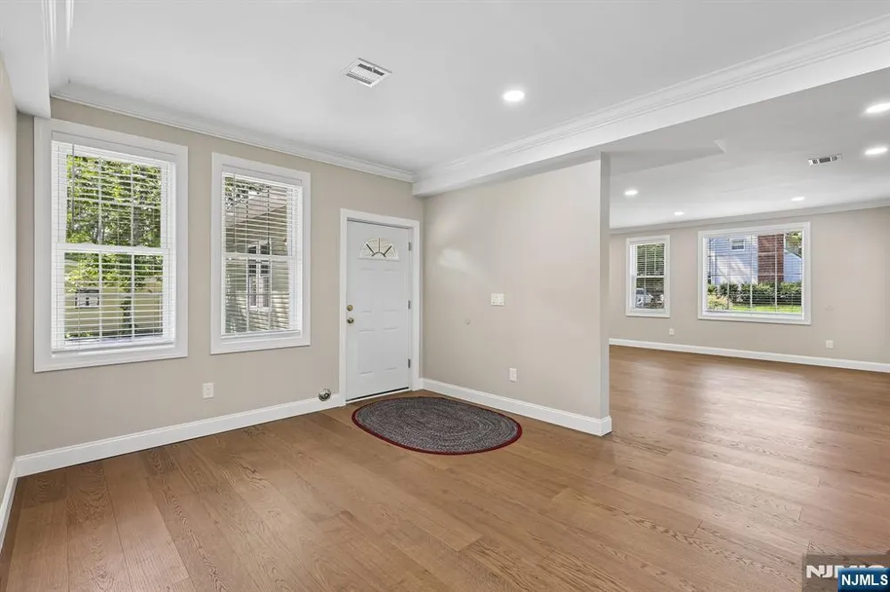 34 Gates Avenue Warren, NJ 07059