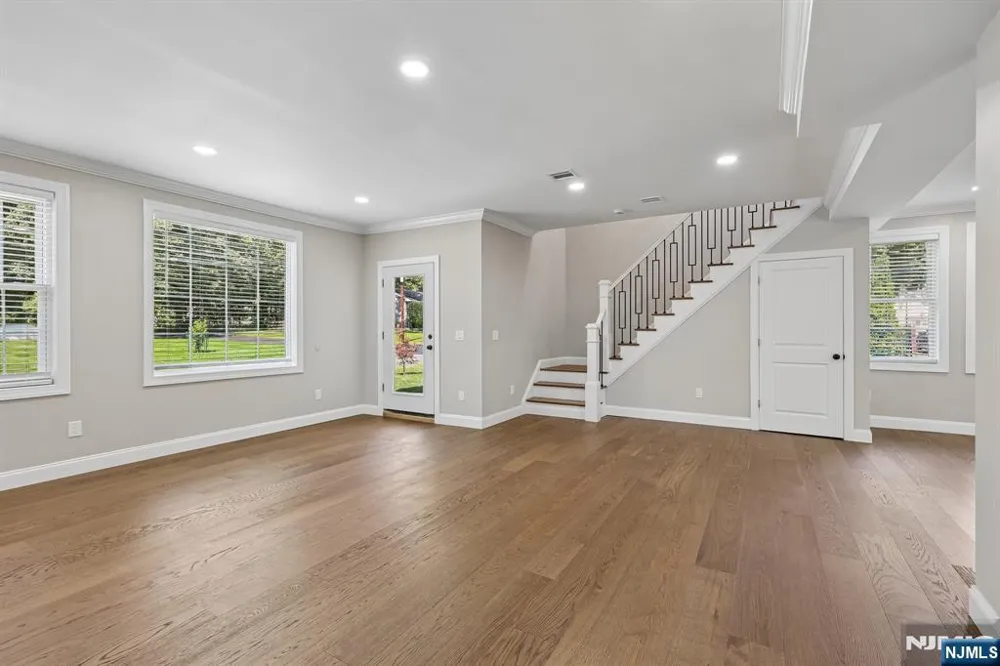 34 Gates Avenue Warren, NJ 07059