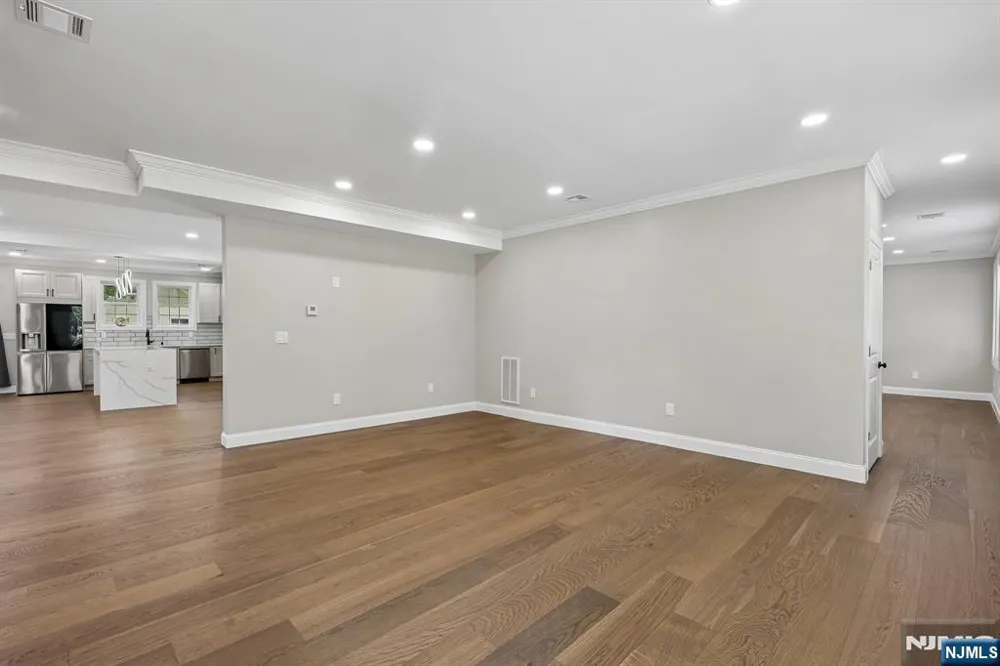 34 Gates Avenue Warren, NJ 07059